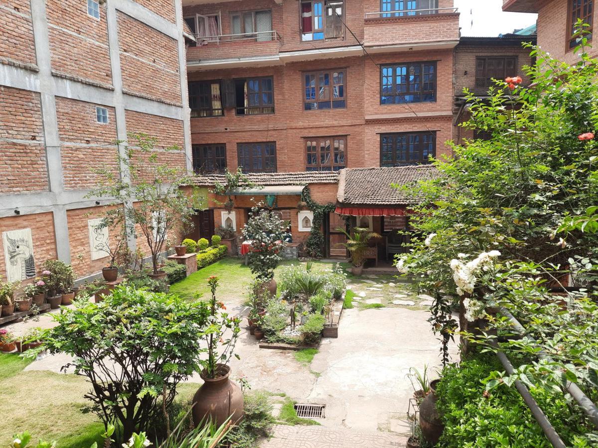 Pradhan House - Home Stay With Garden Bhatgoan Exterior foto